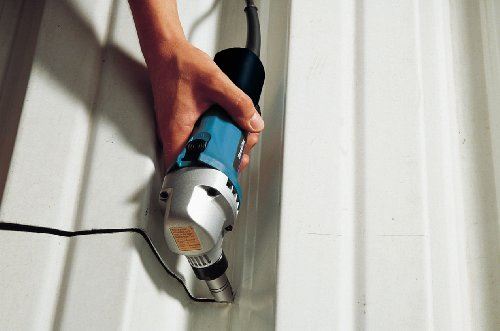 Prostřihovač 550 W